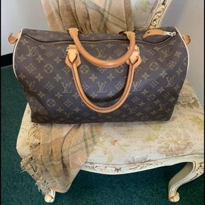 Authentic Louis Vuitton Vintage 45 speedy